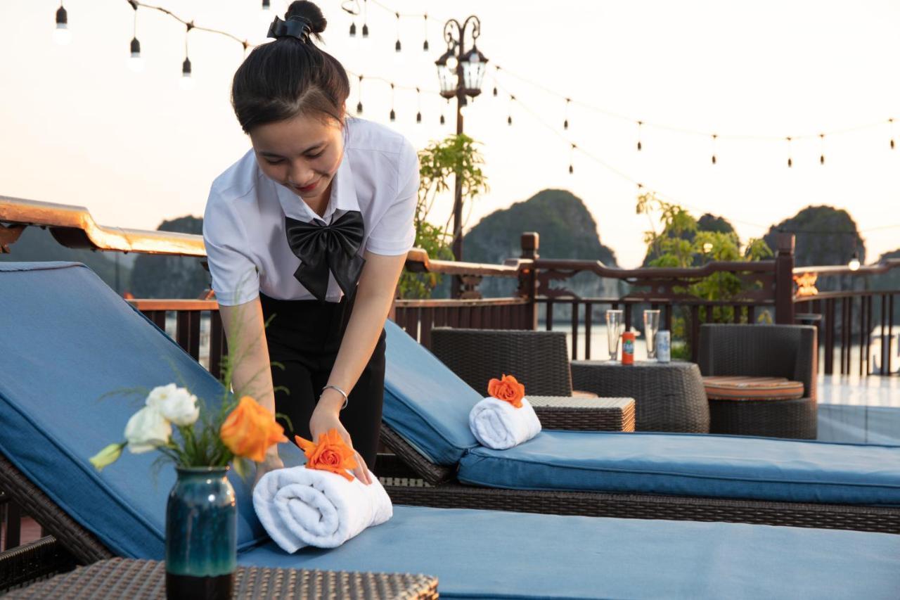 Amanda Cruise Ha Long Bay Hotel ภายนอก รูปภาพ